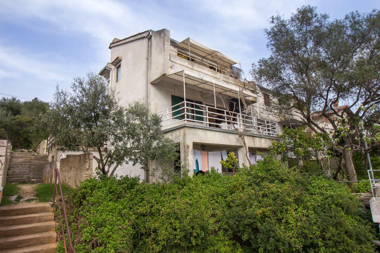 Apartments Mirella Mali Losinj Bagian luar foto