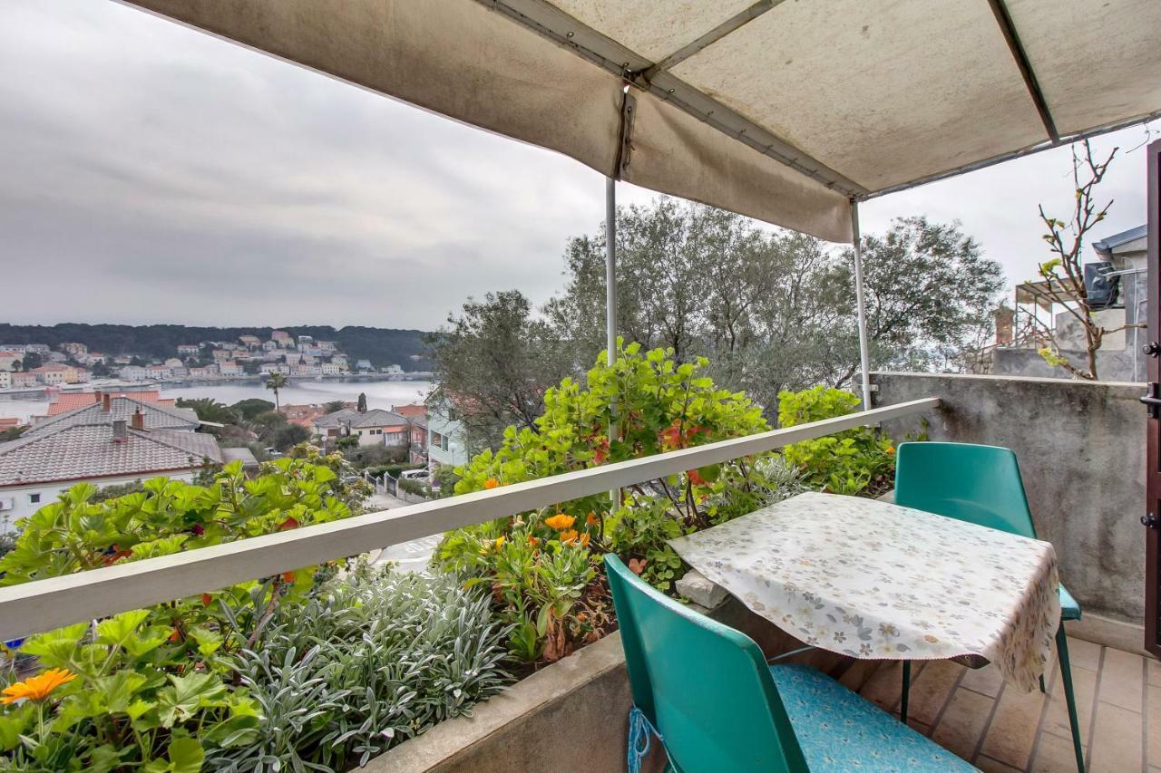Apartments Mirella Mali Losinj Bagian luar foto