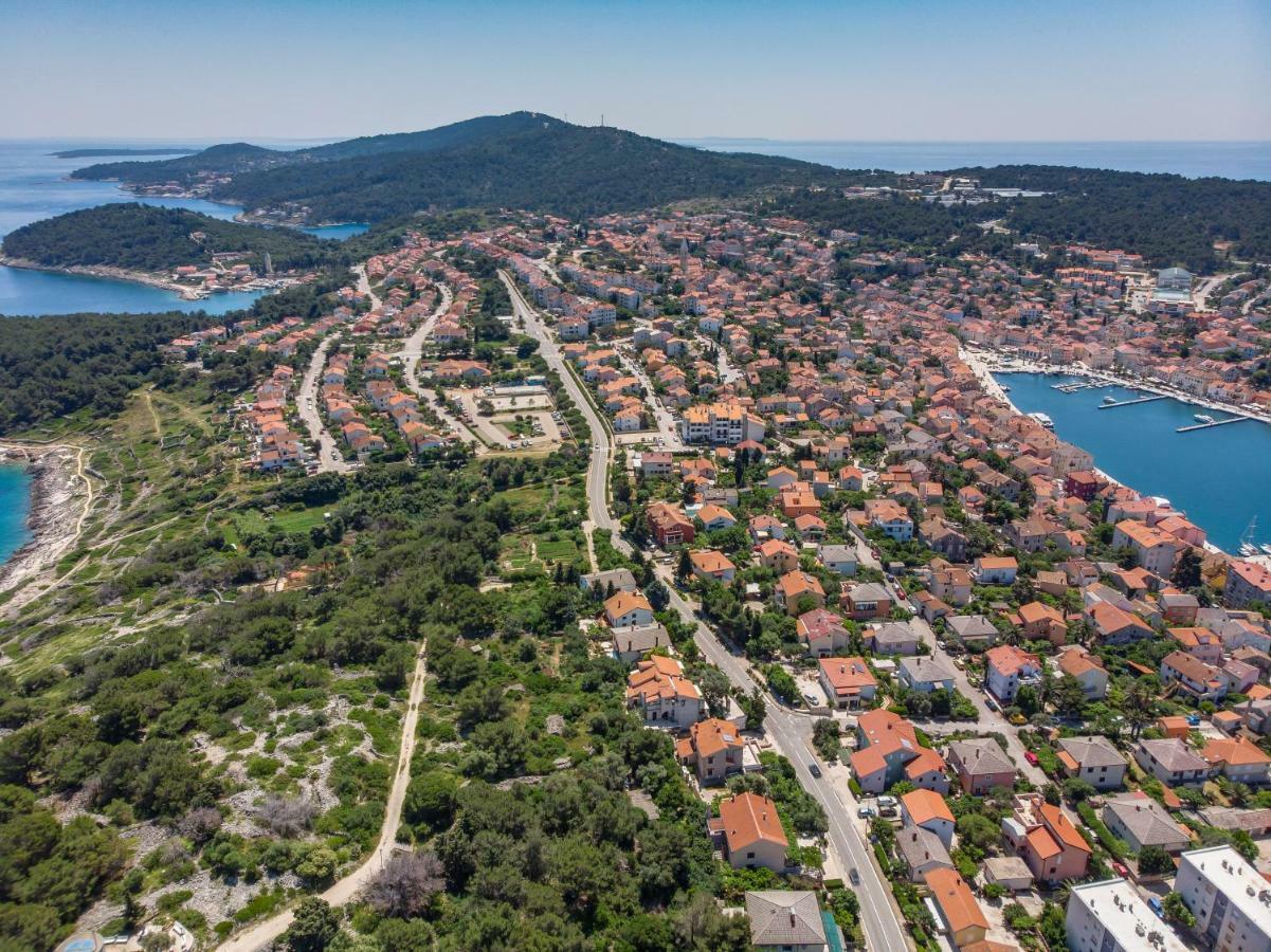 Apartments Mirella Mali Losinj Bagian luar foto